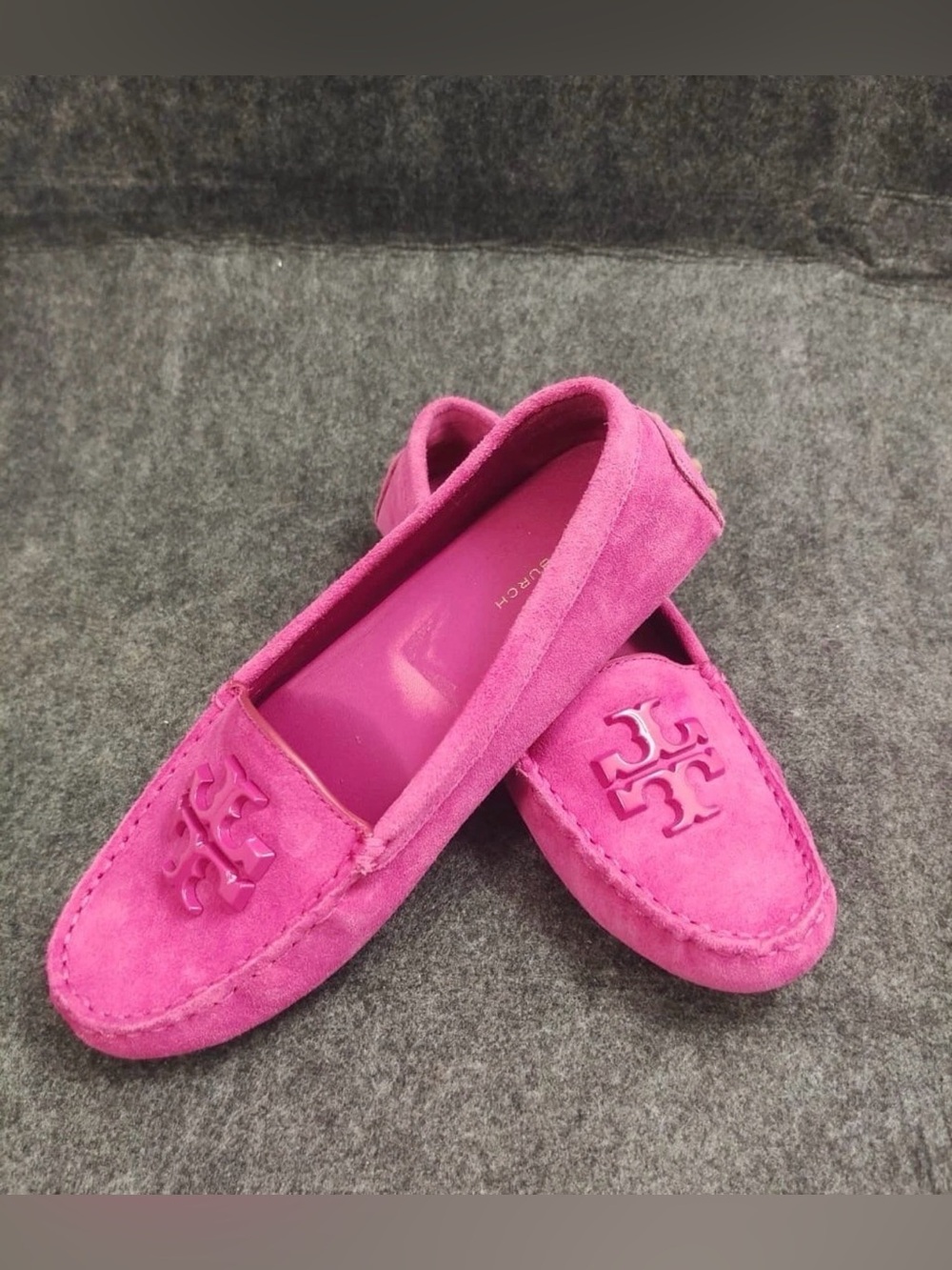 NWOB Tory BurchWomen's Pink Everly Suede Driver Size 5.5